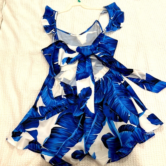 Medium Open-back White and Blue Romper - Picture 3 of 3